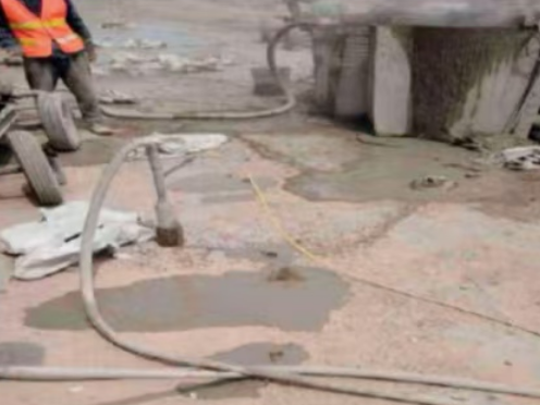 曹县水泥混凝土路面板底注浆技术 路面脱空注浆整治方案