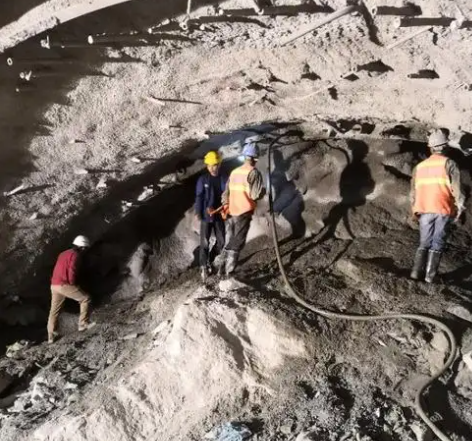 曹县隧道拱顶带模注浆料，微膨胀注浆料的特点及施工工艺